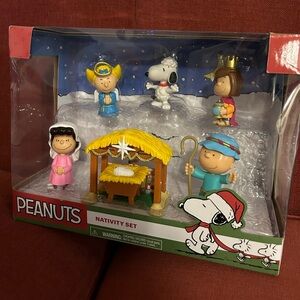 Peanuts Nativity Set - Multicolor